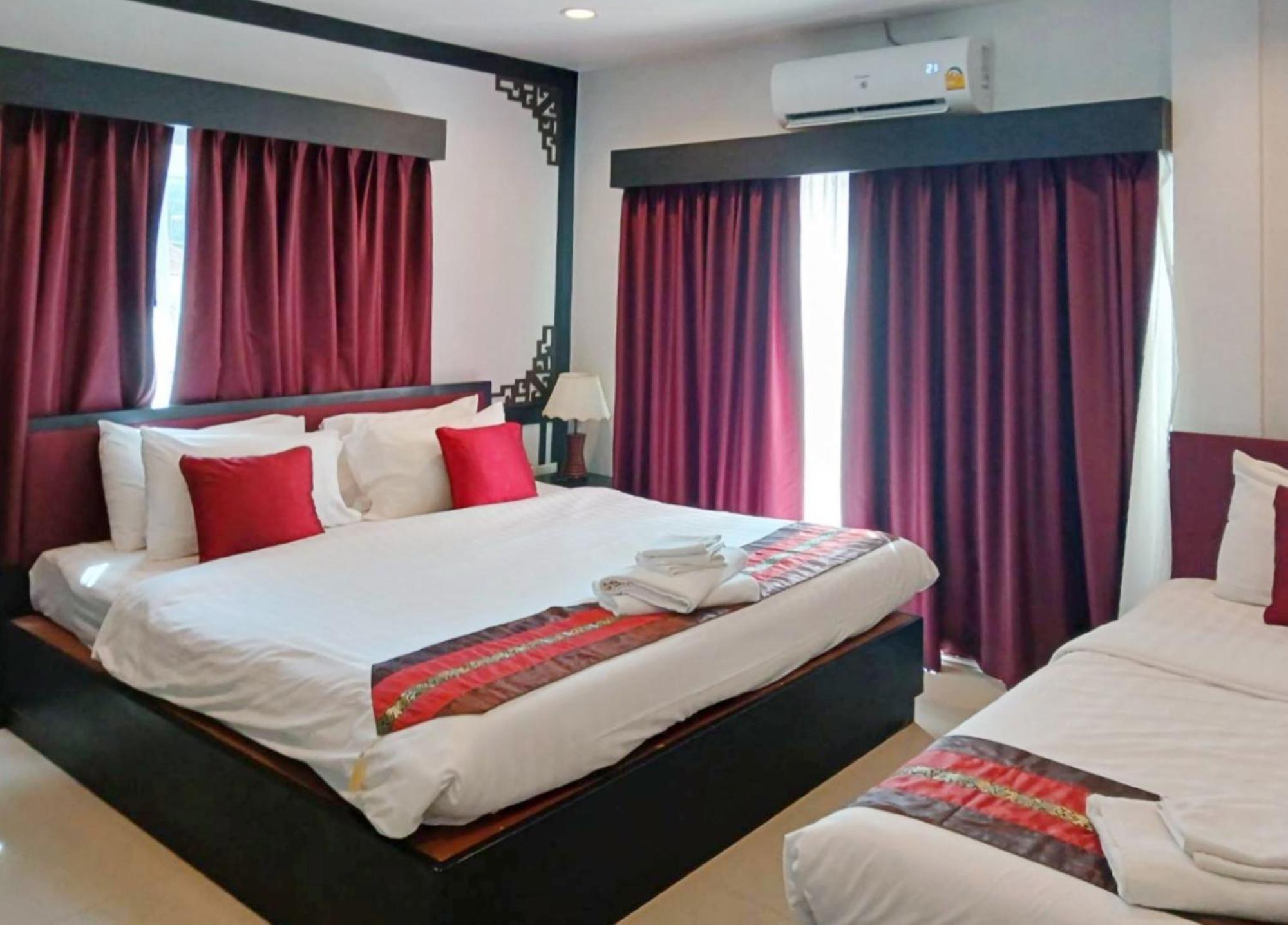 Sunray Beach Hotel Patong Bagian luar foto