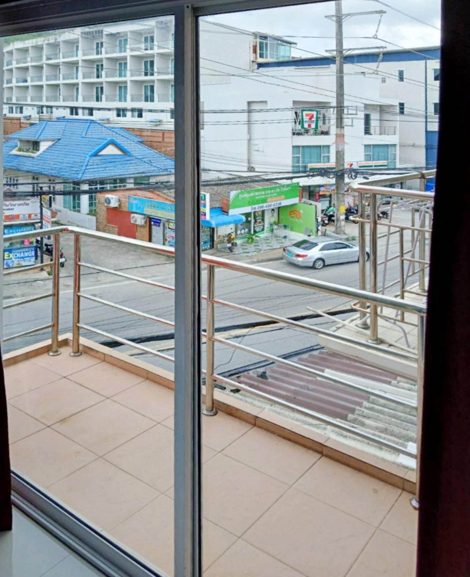 Sunray Beach Hotel Patong Bagian luar foto