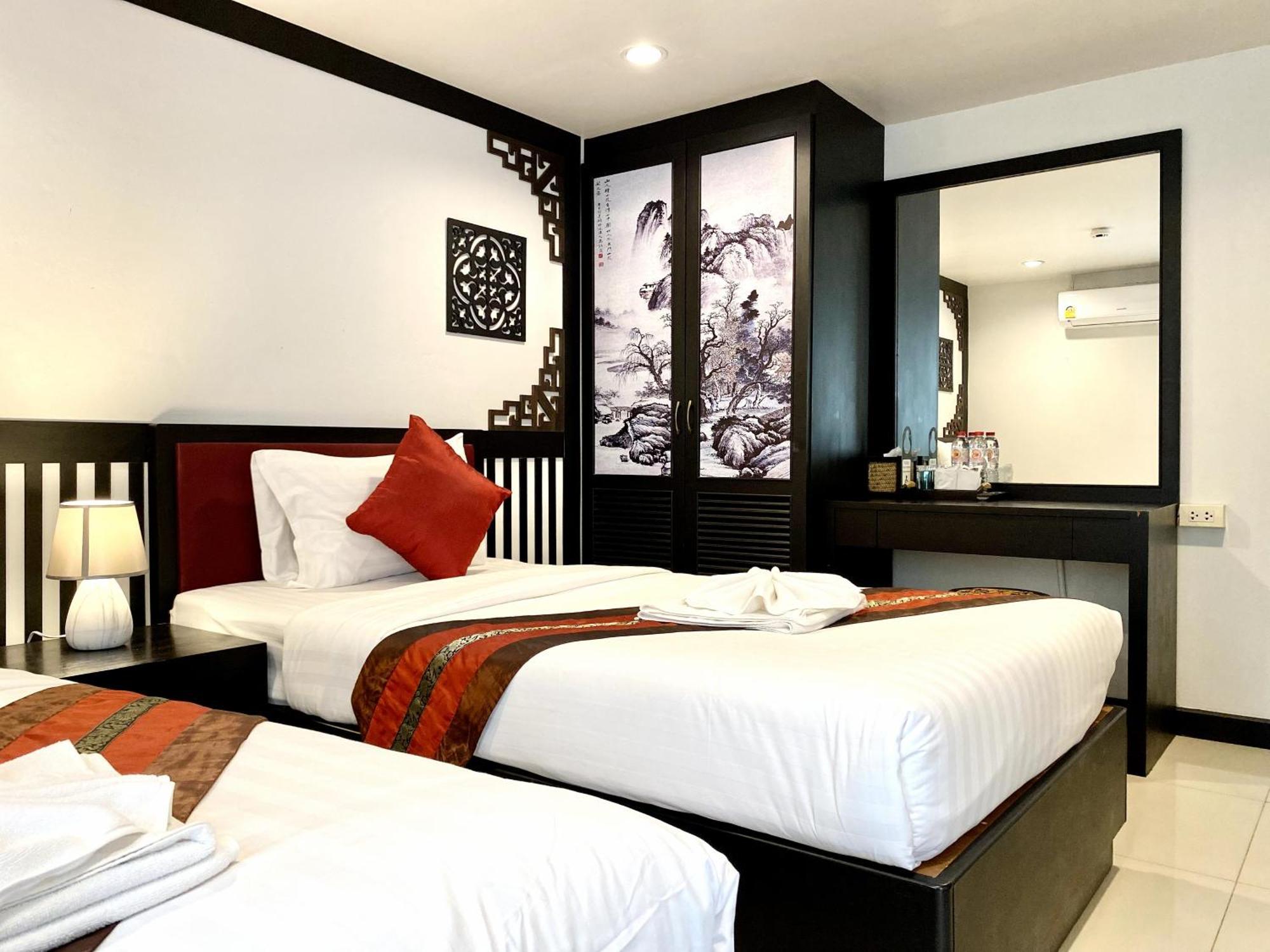 Sunray Beach Hotel Patong Bagian luar foto