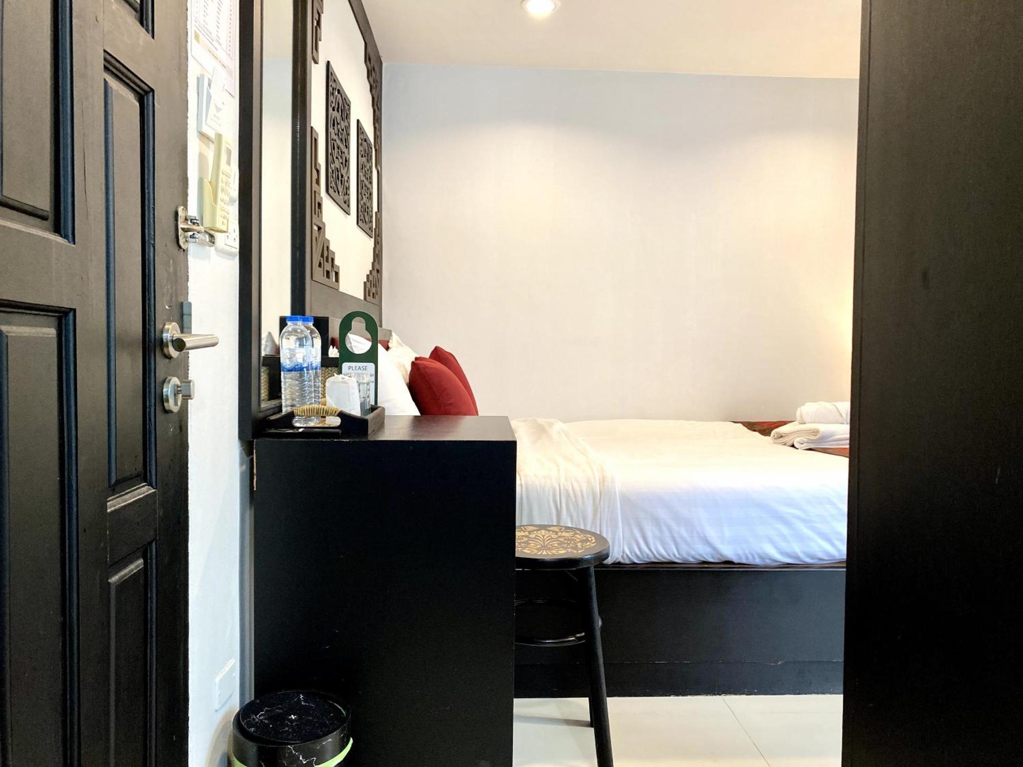 Sunray Beach Hotel Patong Bagian luar foto