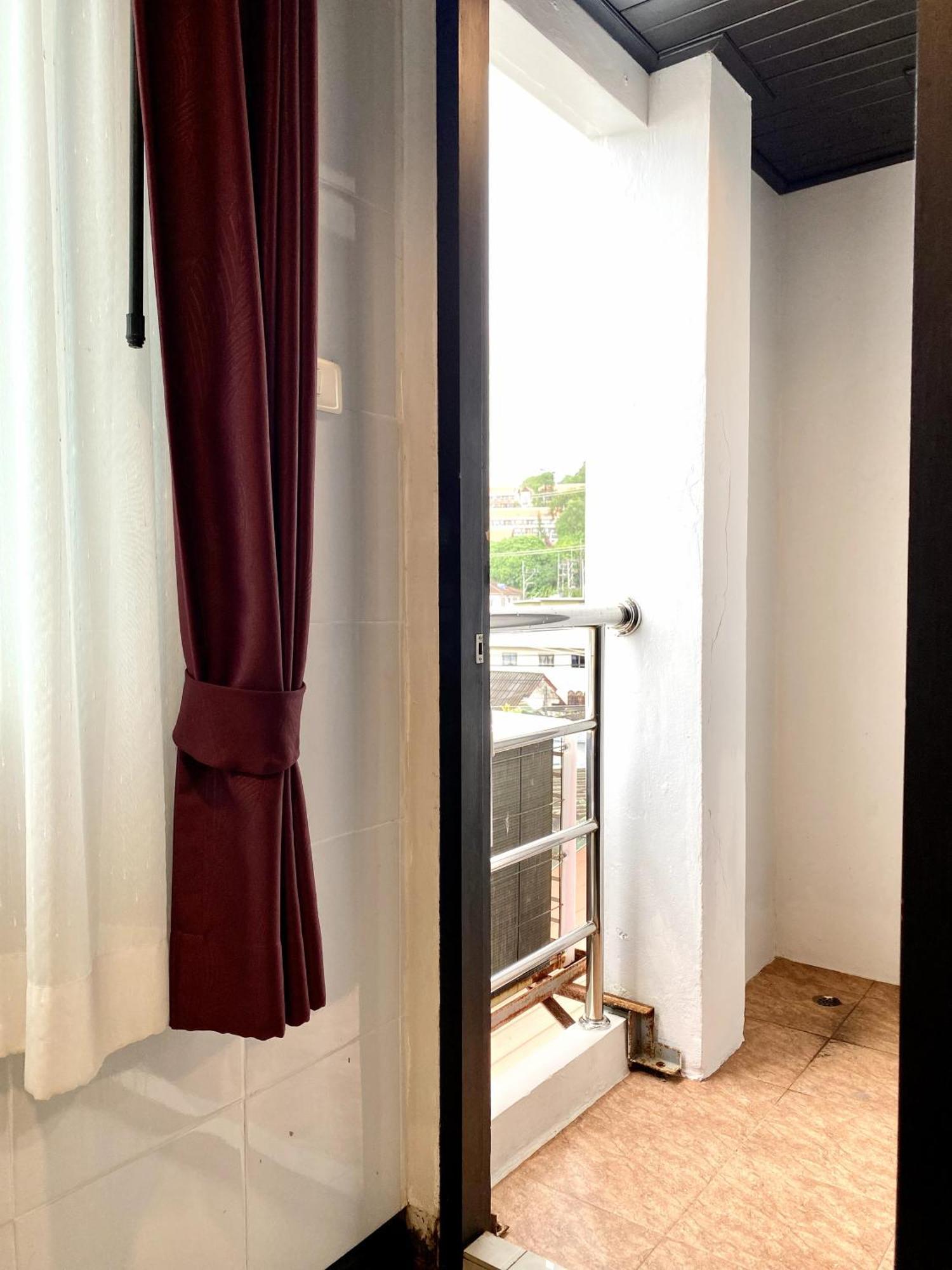 Sunray Beach Hotel Patong Bagian luar foto
