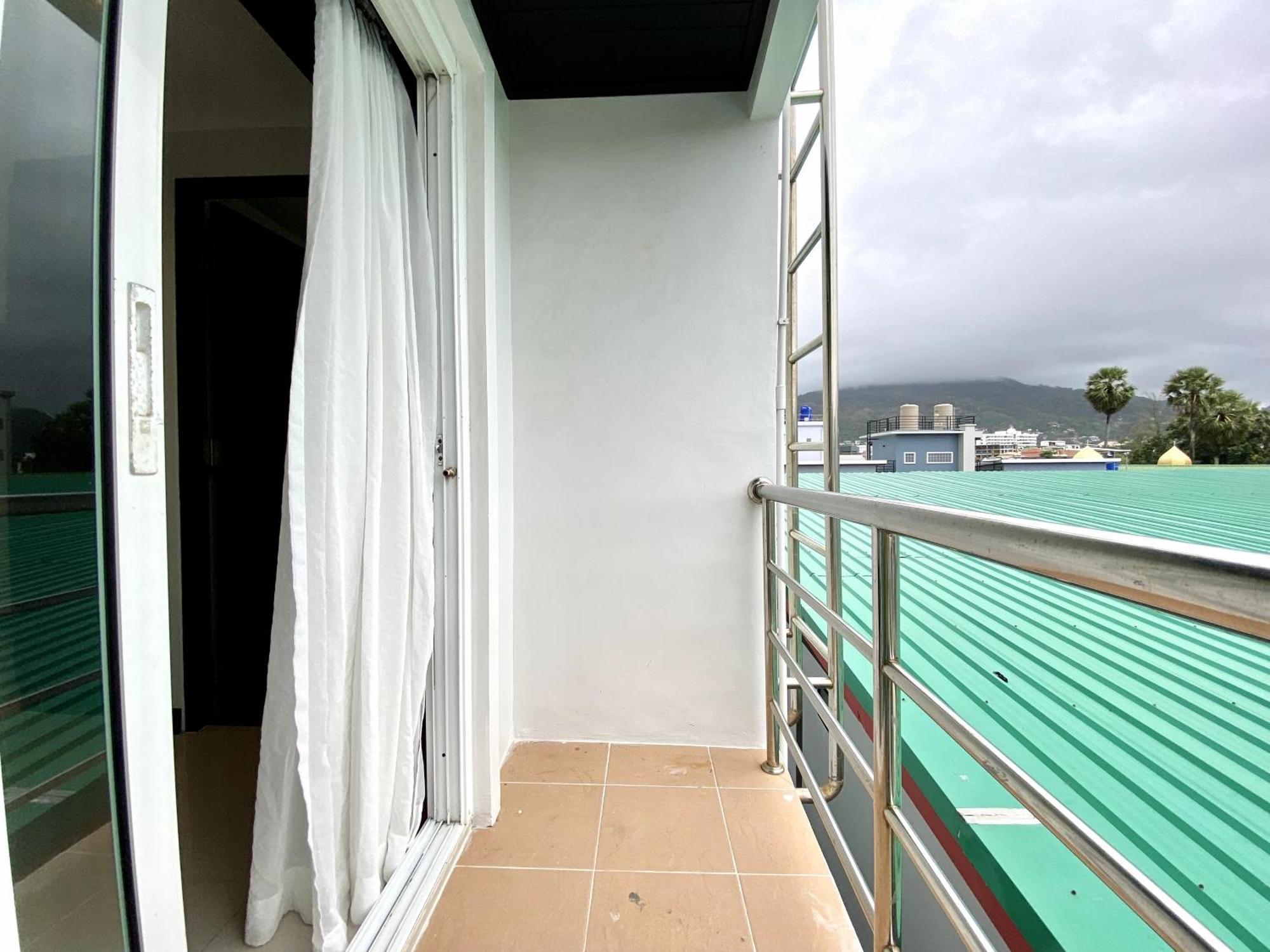 Sunray Beach Hotel Patong Bagian luar foto
